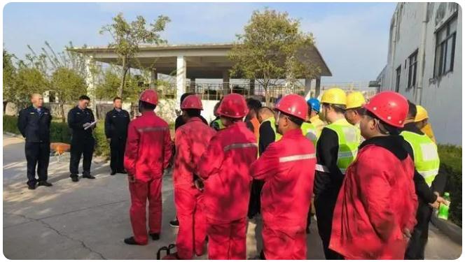 以“演”促戰！確山縣城管局開展地下有限空間作業應急演練