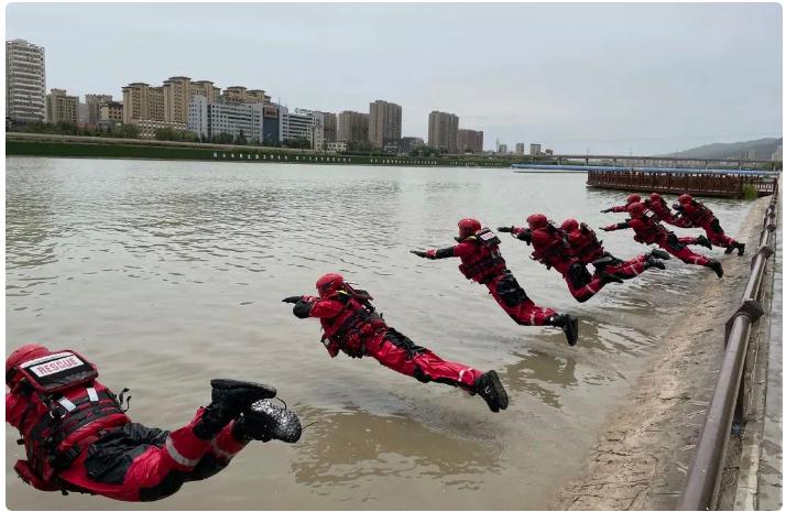 基層動態|防汛備戰期,練就水中&ldquo;蛟龍&rdquo;
