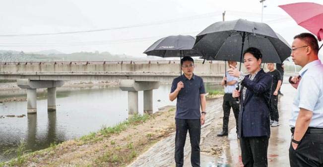 海陽市領導開展社區&ldquo;雙報到&rdquo;和巡河、防汛調研