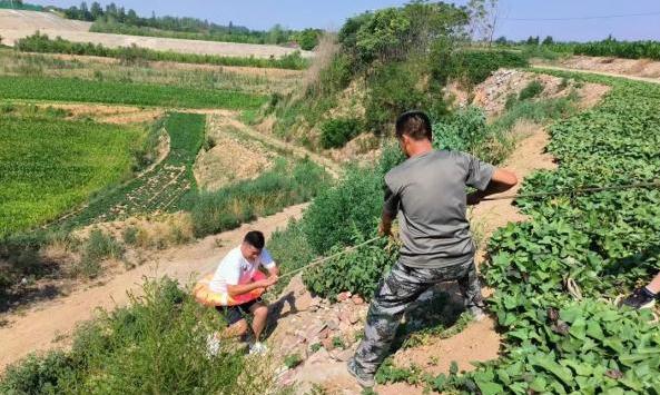 擼起袖子加油干,風雨無阻向前行|西平樂鄉(xiāng)開展防汛應急演練活動
