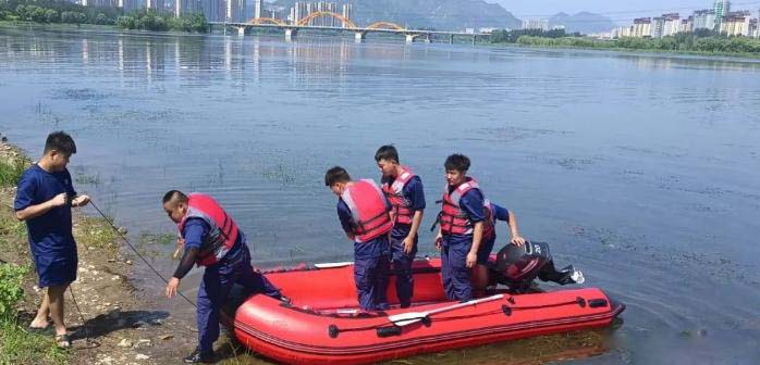 補短板強弱項,提技能礪精兵,縣應急管理局開展水上救援訓練